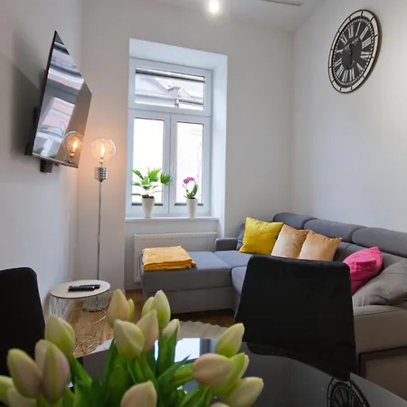 Apartament Sunny Przy Rynku Z Klimatyzacja I Parkingiem Kielce Esterno foto