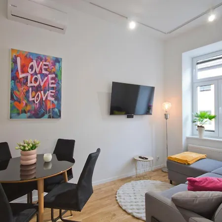 Apartament Sunny Przy Rynku Z Klimatyzacja I Parkingiem Kielce Esterno foto